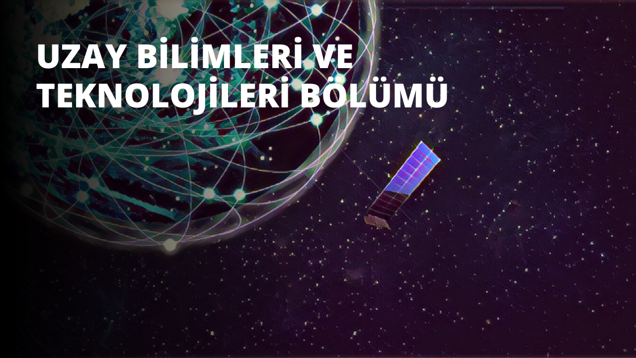 Uzayın uçsuz bucaksız genişliğinde, arka planda bir gezegenle birlikte bir uydu görülüyor. Gezegen yakın plandan görülüyor, yüzeyi mavi ve yeşilin çeşitli tonlarıyla dolu. Atmosferi açıkça görülebiliyor, her tarafa dağılmış beyaz bulutlar var. Arka plandaki yıldızlar, sahnenin görkemli güzelliğine katkıda bulunan küçük ışık iğneleri olarak görünüyor. Uydu, insanlığın gezegenimizin ötesine ulaşmasının bir hatırlatıcısı, ilerlememizin ve keşfetme hırsımızın bir kanıtıdır.