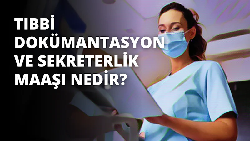 Tıbbi önlük ve yüz maskesi giyen bir kadın bir belge okurken görülüyor. Beyaz duvarları ve arka planda bir penceresi olan aydınlık bir odada oturmaktadır. Beyaz bir tıbbi önlük ve mavi bir yüz maskesi takıyor. Belgeyi dikkatle okurken ellerini önünde kavuşturmuştur. Kahverengi gözleri odaklanmıştır ve ifadesi ciddidir. Uzun, siyah saçları düzgün bir topuz şeklinde geriye doğru toplanmıştır. Kendinden emin ve kendini görevine adamış görünüyor.