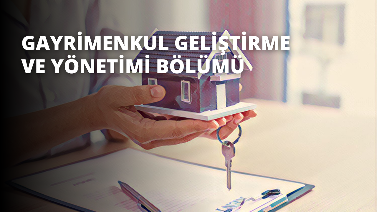 Bir ev maketini tutan bir kişinin elinin yakın plan çekimi. Kişi beyaz bir gömlek giymiştir ve elinde bir dizi anahtarla birlikte ev maketini tutmaktadır. Maket evin kırmızı bir çatısı ve pencereleri, anahtarların ise gümüş bir gövdesi ve altın bir anahtar halkası vardır. Arka plan bulanıktır ve odak model ev ile kişinin elindedir. Model ev beyaz bir kenarlıkla çevrelenerek görüntünün detaylarına katkıda bulunulmuştur. Kişinin eli hafifçe merkezin dışında konumlandırılmış ve görüntüye hareket hissi verilmiştir. Kişinin eline ve model eve odaklanılması görüntüye bir samimiyet ve bağlantı hissi vermektedir.