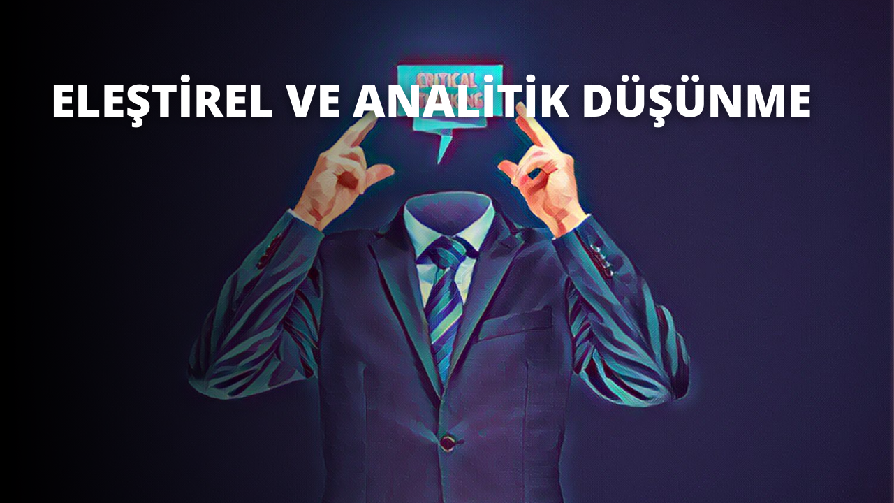 Şık takım elbiseli bir adam işaret ve orta parmağıyla bir tabelayı gösteriyor. Koyu renk ve desenli bir kravat takmaktadır. Takım elbisesi açık gri ve altında beyaz bir gömlek var. Gözleri tabelaya odaklanmıştır ve yüz ifadesi ciddidir. Tabela beyazdır ve üzerinde siyah yazılar vardır. Metin bu mesafeden okunamıyor. Arka plan birkaç dağınık ağaçla birlikte açık gridir.