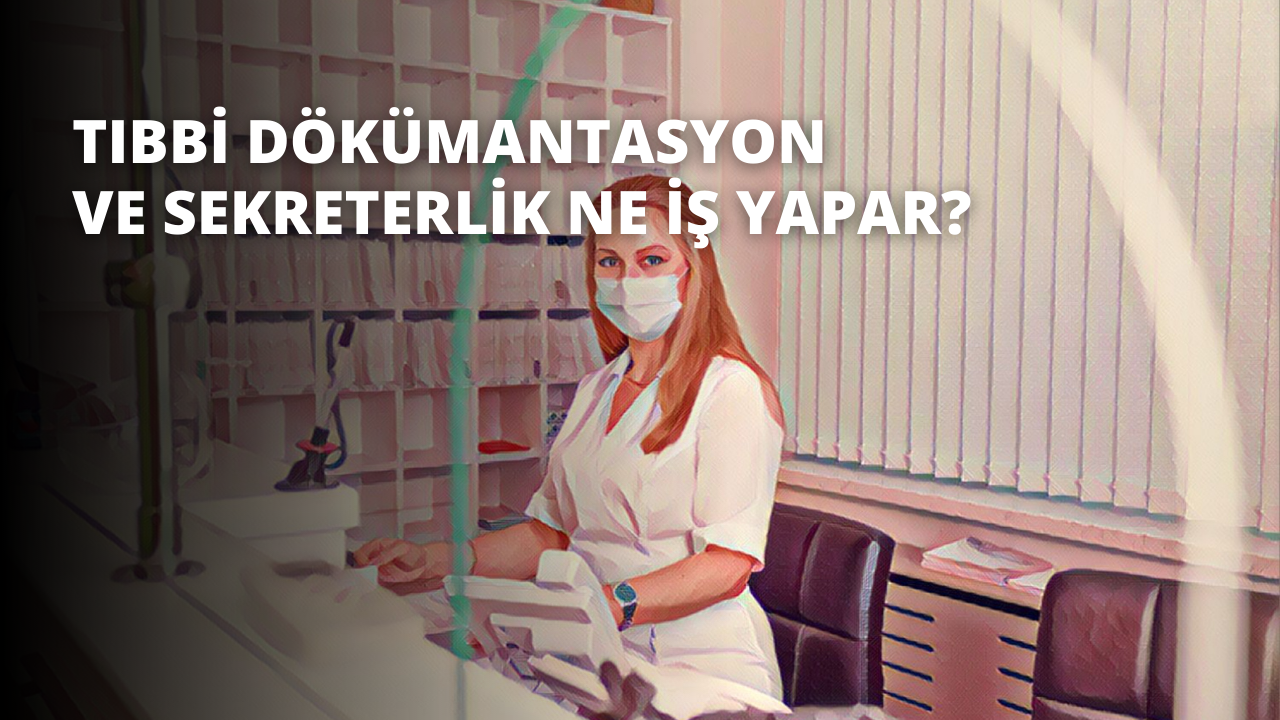 Maske takan bir kadın pencereli bir odada durmaktadır. Burnunu ve ağzını kapatan siyah bir maske takıyor. Saçları topuz yapılmış. Açık mor bir elbise ve siyah ayakkabılar giymektedir. Arkasında, üzerinde mor bir minderin yakın çekim görüntüsü olan bir sandalye oturmaktadır. Solunda bir makine kullanılmaktadır. Odanın duvarları beyaz ve zemin açık gridir. Pencereden gelen ışık kadının ve odanın üzerine sıcak bir parıltı yayıyor. Kadın ciddi ve odaklanmış görünüyor, gözleri her ne iş yapıyorsa ona sabitlenmiş.