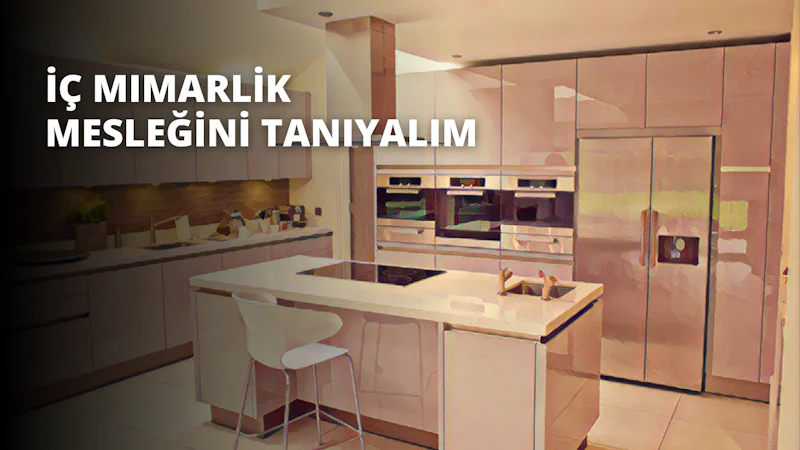 Bu mutfakta beyaz bir tezgah, beyaz bir sandalye ve yanında bir saksı içinde yeşil yapraklı bir bitki bulunmaktadır. Tezgahın üzerinde bir tabure ve bir masa, arka planda ise bir buzdolabı var. Görüntü ön planda hafifçe bulanıklaştırılmış ve bir kişinin kolu ortaya çıkarılmıştır. Beyaz sandalye beyaz tezgaha karşı öne çıkıyor ve yeşil bitki mutfakta sıcak bir atmosfer yaratıyor. Tabure ve masa sade bir his verirken buzdolabı da sahneye kullanışlı bir katkı sağlıyor. Genel olarak, bu mutfak davetkar ve rahat görünüyor.