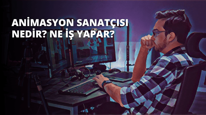 Bir adam masa başında oturmuş, iki bilgisayar ekranı kullanmaktadır. Beyaz bir gömlek ve gri bir pantolon giymiş olan adamın gözünde siyah çerçeveli bir gözlük var. Beyaz bir klavyede yazı yazıyor, kulaklıkları da klavyenin yanındaki masanın üzerinde duruyor. Elleri mouse pad'in üzerinde duruyor ve gözleri bilgisayar ekranlarına odaklanmış durumda. Odanın arka duvarı düz gri renkte ve üzerinde birkaç resim asılı. Masanın üzeri klasörler, kâğıtlar ve bir fincan kahve ile dolu.