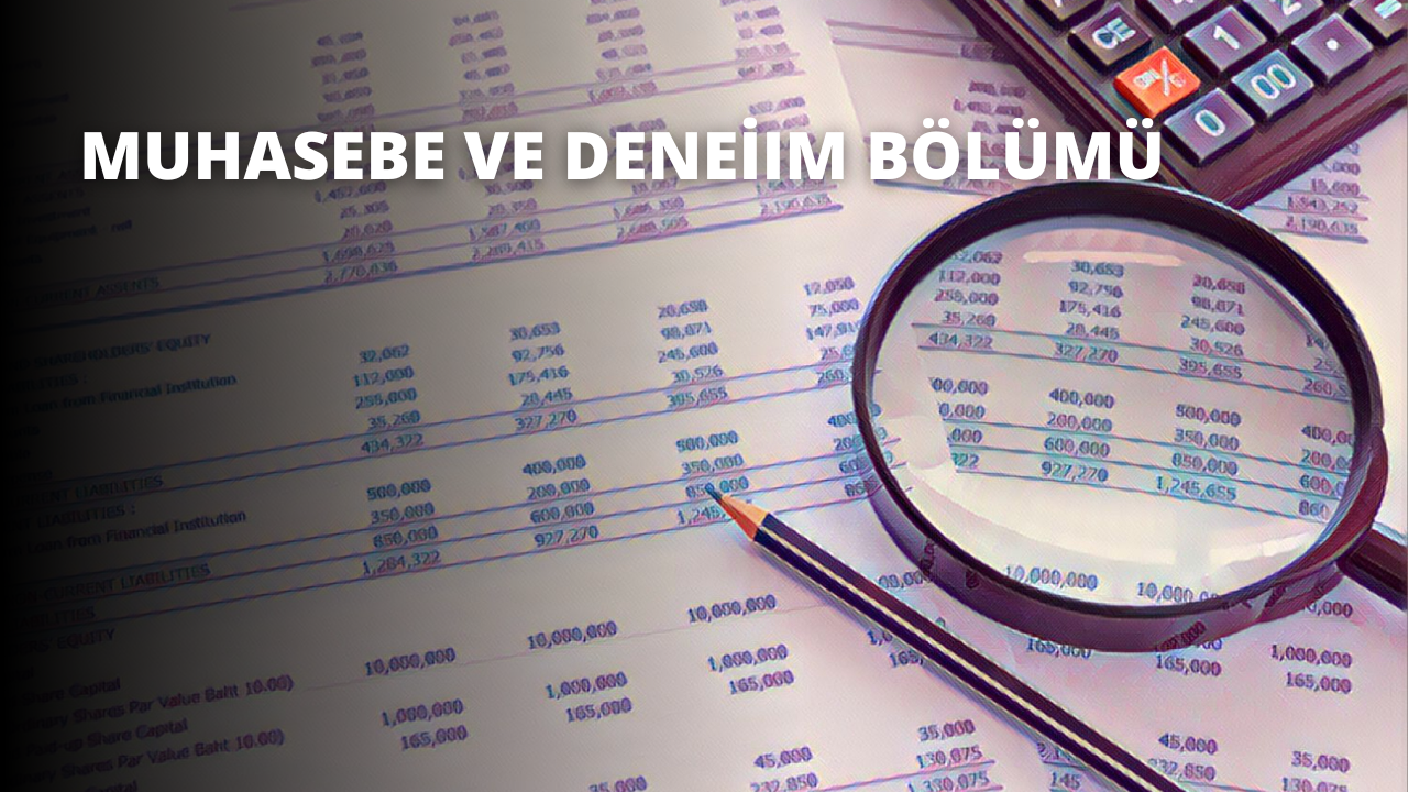 Bir büyüteç, merceği odanın ışığını yansıtan bir kâğıdın üzerinde duruyor. Yanında, grafit ucu gökyüzüne dönük bir kurşun kalem duruyor. Kâğıdın altındaki masa bir hesap makinesi, bir kalem ve çeşitli başka nesnelerle doludur. Büyüteç sayesinde kâğıdın detayları, grafitin dokusu ve etrafındaki nesnelerin renkleri görülebiliyor. Kağıt boştur, kelimeler ve fikirlerle doldurulmayı beklemektedir. Büyüteç ve kalem yeni bir şey yaratmaya yardımcı olan araçlardır.