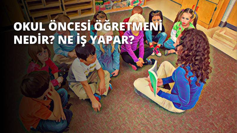 Bir grup insan yerde toplanmış, birbirleriyle etkileşim halindedir. Çoğunluğu otururken, bir çocuk grubun ortasında oturuyor. Kollarını kavuşturmuş ve aşağıya bakıyor. Başka bir kişi bacak bacak üstüne atmış, pembe bir tişört giymiş, yakınlarda oturuyor. Bir başka kız yerde oturmuş, kitap okumaya dalmış. Dördüncü bir kişi bir sandalyede oturuyor ve son kişi doğrudan kameraya bakıyor. Görüntü bir videonun ekran görüntüsü gibi görünüyor ve sahne 1280 genişlik ve 720 yükseklik ile çerçevelenmiş.