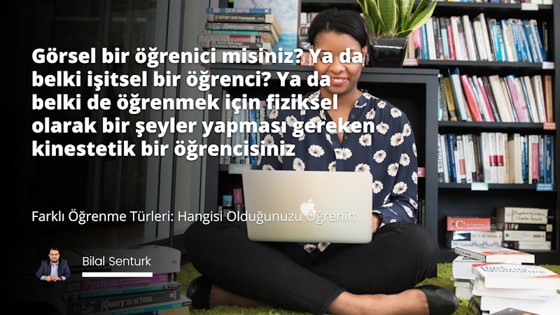 Bu görüntü, önünde bir dizüstü bilgisayarla yerde oturan bir kadını gösteriyor. Gözlük ve takım elbise giyiyor ve saçları arkadan bağlı. Dizüstü bilgisayarın üzerinde açıkça görülen bir logo var. Arka planda bir kitap, bir bitki ve bir çiçeğin yakın çekimi var. Çiçek parlak bir renktedir ve bitkinin küçük yaprakları vardır. Kitapta mavi bir takım elbise üzerinde beyaz bir harf var. Genel olarak, sahne huzurlu ve davetkârdır; kadın memnun görünmekte ve dizüstü bilgisayarına odaklanmaktadır. Dizüstü bilgisayar görüntünün ana odağıdır ve diğer unsurlar ince bir bağlam sağlar.
