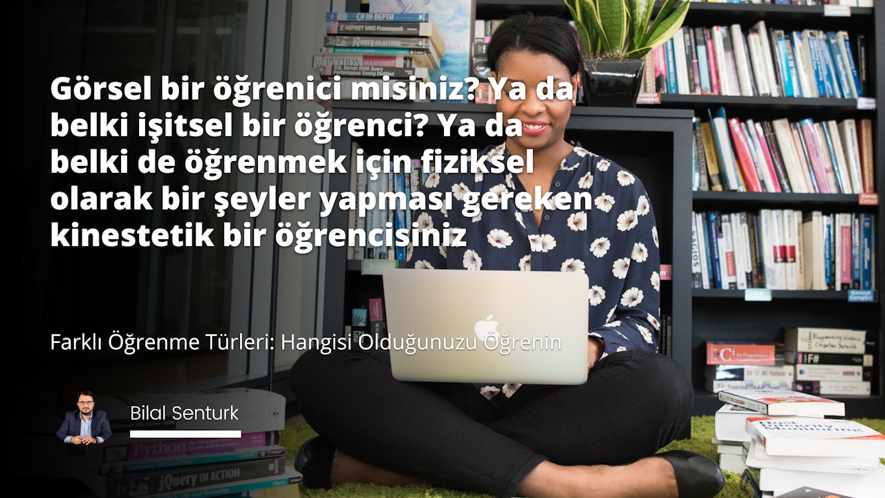 Bu görüntü, önünde bir dizüstü bilgisayarla yerde oturan bir kadını gösteriyor. Gözlük ve takım elbise giyiyor ve saçları arkadan bağlı. Dizüstü bilgisayarın üzerinde açıkça görülen bir logo var. Arka planda bir kitap, bir bitki ve bir çiçeğin yakın çekimi var. Çiçek parlak bir renktedir ve bitkinin küçük yaprakları vardır. Kitapta mavi bir takım elbise üzerinde beyaz bir harf var. Genel olarak, sahne huzurlu ve davetkârdır; kadın memnun görünmekte ve dizüstü bilgisayarına odaklanmaktadır. Dizüstü bilgisayar görüntünün ana odağıdır ve diğer unsurlar ince bir bağlam sağlar.