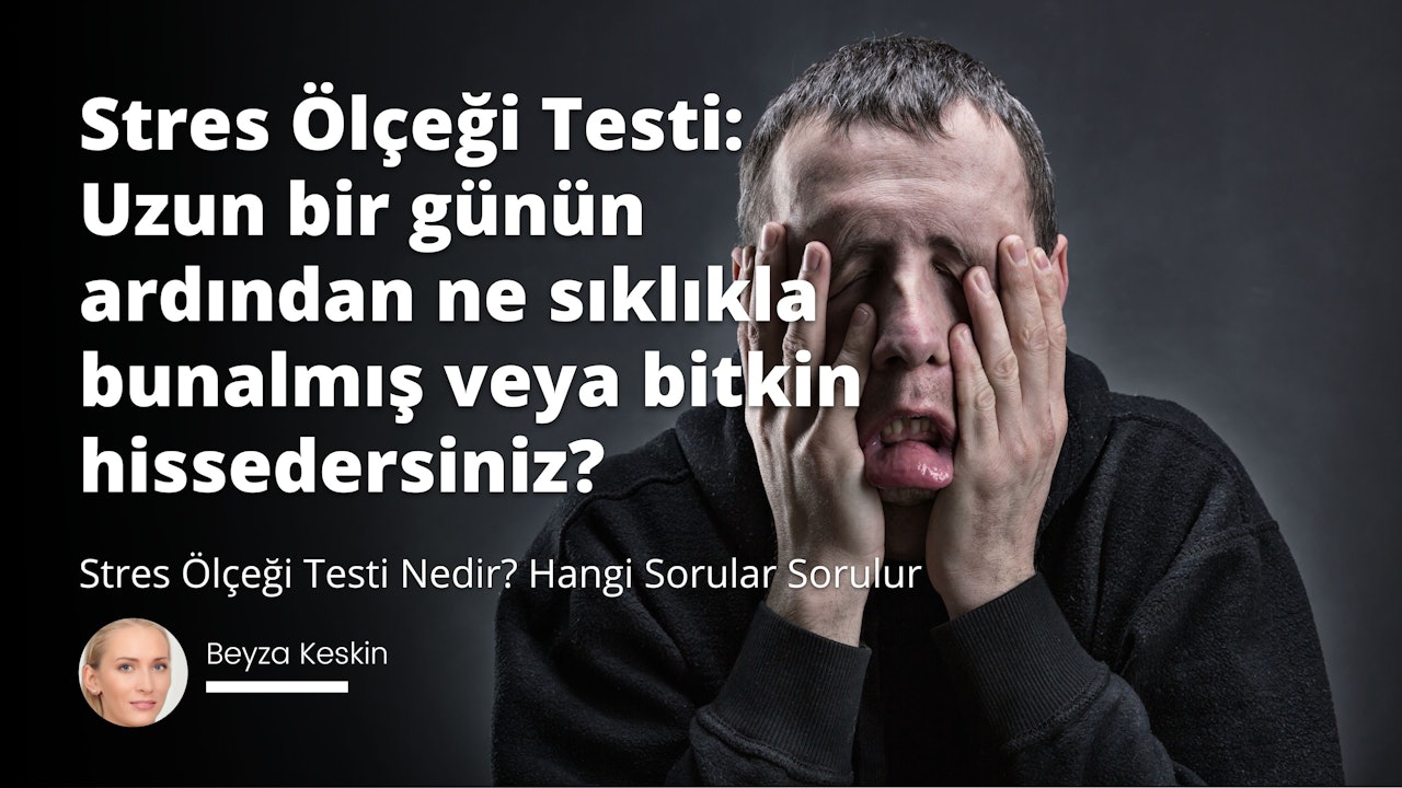 Bir adamın yüzüne yakın plandan bakıldığında, derin bir düşünce ya da umutsuzluk içindeymiş gibi elleriyle gözlerini kapattığı görülür. Kemerli kaşları, aşağı dönük dudakları ve belirgin burnu da dahil olmak üzere yüz hatları çok detaylı bir şekilde görülebiliyor. İnce dokulu siyah bir gömlek giyiyor. Sağ tarafında, siyah zemin üzerinde, ince beyaz bir kenarlıkla çerçevelenmiş beyaz bir harf görülüyor. Harf bir 'e' harfi gibi görünmektedir. Yüzü parlak bir ışıkla aydınlatılmış ve yanaklarına yumuşak bir gölge düşürmüş. Görüntü net bir şekilde odaklanmış ve izleyicinin bu duygusal anın her nüansını takdir etmesini sağlıyor.