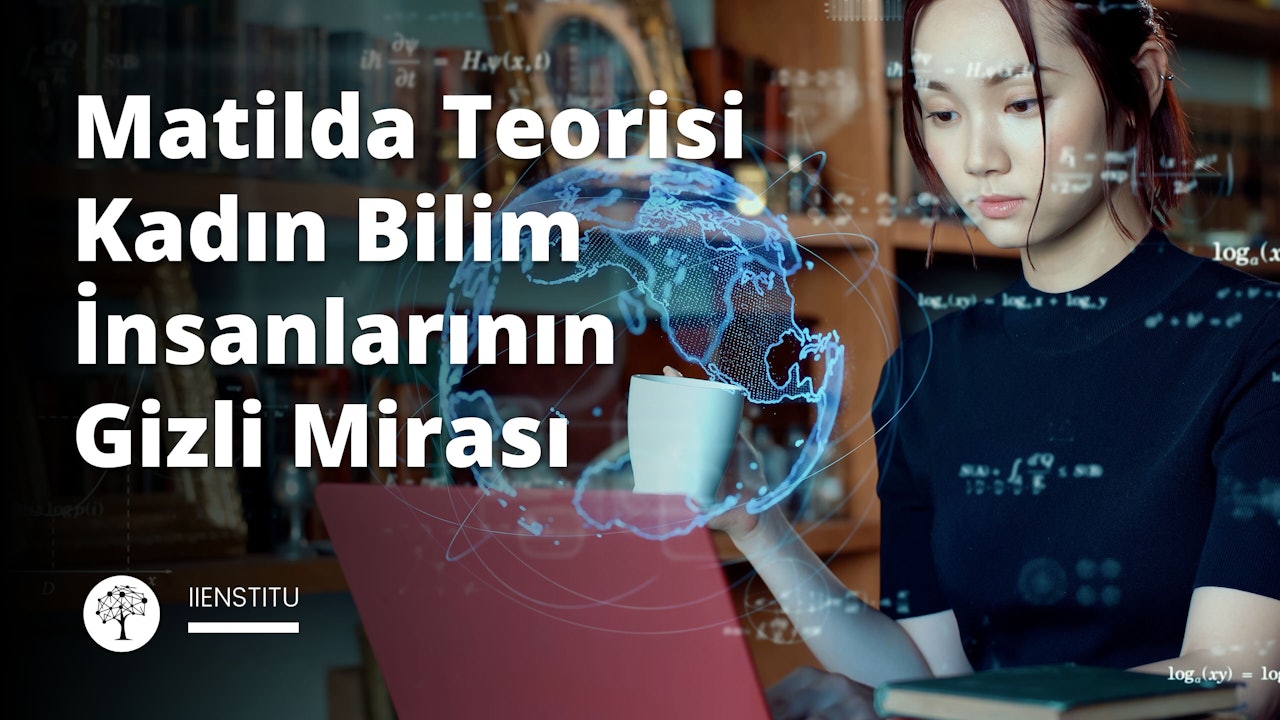 Beyaz ve mavi gömlek giymiş genç bir kadın, bir elinde beyaz bir fincan, diğer elinde bir harita tutarak ayakta duruyor. Fincanı göğsüne yakın tutarak dikkatle haritaya bakıyor. Bakışları haritaya odaklanmış, kaşları konsantrasyonla hafifçe çatılmış. Beyaz duvarları ve arkasındaki duvarda mavi bir logosu olan aydınlık bir odadadır. Arka planda, muhtemelen kendi elinin bulanık bir görüntüsünün olduğu cam bir ekran var. Baktığı harita, üzerinde karmaşık detaylar ve canlı renklerle basılmış ayrıntılı bir dünya haritasına sahip.