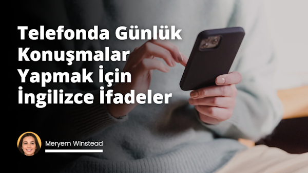 Bu makale, insanların telefonda etkili bir şekilde iletişim kurmalarına yardımcı olacak kullanışlı günlük İngilizce ifadeler sunmaktadır. Kendinizi tanıtmak, soru sormak ve vedalaşmak gibi konuların yanı sıra konuşmaya başlamak, devam etmek ve konuşmayı sonlandırmak için kullanılan ifadeleri de kapsamaktadır. Ayrıca, farklı bağlamlarda uygun dil ve tonun kullanılmasına ilişkin ipuçları ve net ve başarılı telefon görüşmelerinin nasıl yapılacağına dair tavsiyeler de yer almaktadır.