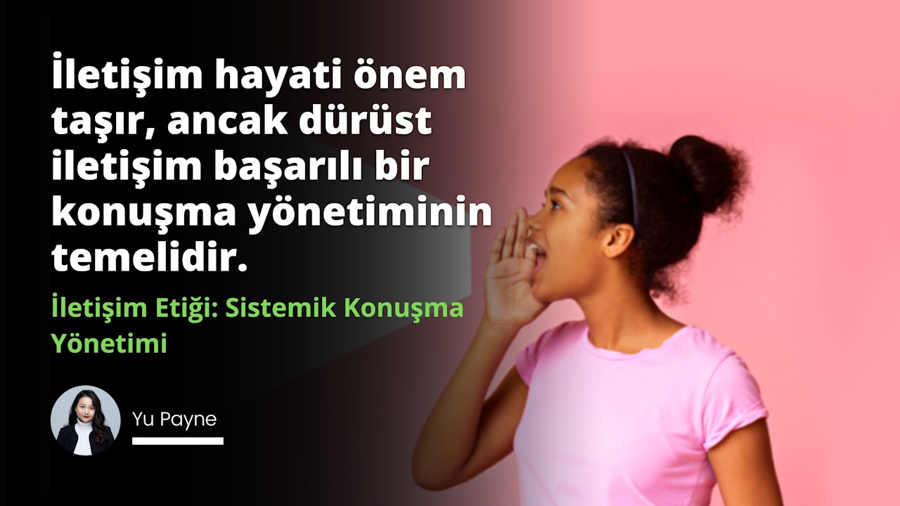 Uzun siyah saçlı genç bir kadın, yakın çekimde elini ağzına götürmüş vaziyette duruyor. Gözleri kapalı ve yüzü hafifçe bulanık. Arka planda boynu görünüyor ve elinde kırmızı beyaz bir nesne var. Görüntünün köşesinde siyah zemin üzerinde beyaz bir harf var ve bir kişinin kulağının bulanık bir yakın çekimi görülüyor. Kadının ağzı hafifçe açık ve arka planda siyah üzerine yeşil bir yazı var. Bu görüntü gizem ve entrika hissi uyandırıyor.