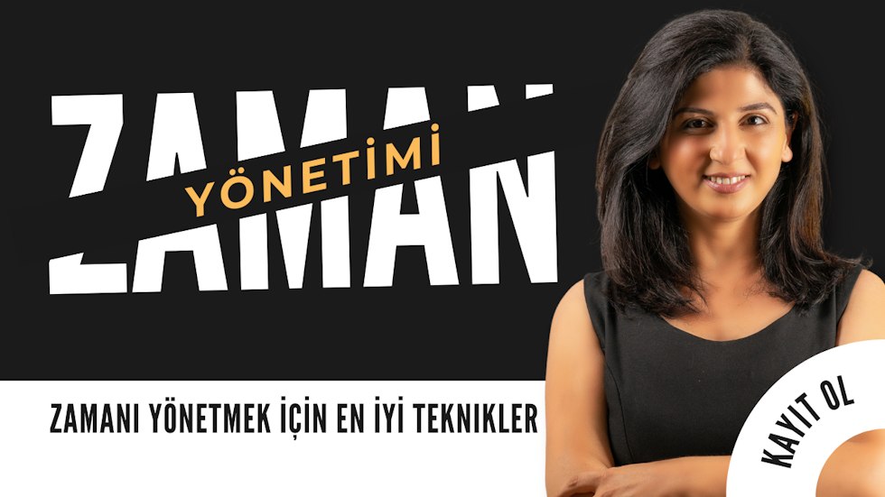 Resimdeki kadının yüzünde parlak, neşeli bir ifade var. Kollarını kavuşturmuş, başı hafifçe eğik ve gözleri kapalı bir şekilde duruyor, sanki bir anın tadını çıkarıyor gibi. Duruşu kendinden emin ve rahat; açık renkli kıyafetleri sıcak tenini ortaya çıkarıyor. Uzun, siyah saçları doğal güzelliğini tamamlayan bir tarzda yüzünden geriye doğru taranmıştır. Mutluluk ve rahatlık hissi yayıyor, dudakları memnun bir gülümsemeyle hafifçe yukarı kalkmış. Neşeli tavrı için mükemmel bir zemin oluşturan aydınlık ve güneşli bir ortamda duruyor.