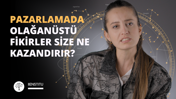 Bu görsel, bir kadının portresiyle birlikte "PAZARLAMADA OLAĞANÜSTÜ FİKİRLER SİZE NE KAZANDIRIR?" yazısını içeriyor. Kadın ciddi bir ifadeye sahip, arkasında ise zodyak burçlarına ait sembollerle dönen bir halka bulunmaktadır. Kadının üzerinde siyah ve gri tonlarında dantelli bir kıyafet var. Görselin alt kısmında ise beyaz bir logo yer alıyor ve bu logo "İIENSTITU" olarak adlandırılmış. Bu görsel, muhtemelen pazarlama konusunda olağanüstü fikirlerin ne gibi avantajlar getirebileceğine dair bir içeriği tanıtmak için kullanılıyor. Zodyak burçlarındaki halka, muhtemelen pazarlama stratejileri ve taktikleri arasındaki bağlantıları ifade ediyor. Görseldeki pazarlama uzmanı kadın, müşteri iletişiminde pazarlama kampanyası yapan ve yıldız haritası gönderen bir sigorta şirketinin pazarlama açısından anlatımını yapıyor. Görseldeki kadının ciddi ifadesi, konunun önemini ve profesyonelliğini vurguluyor olabilir.