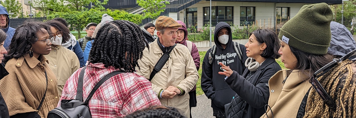 Delegation members from Chicago talk to city planners in Vienna about social housing