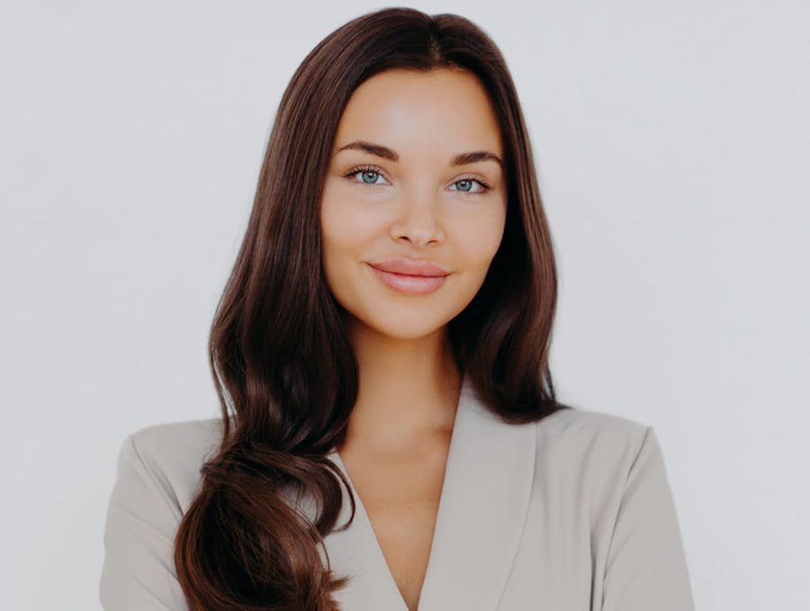 brunette woman with green eyes
