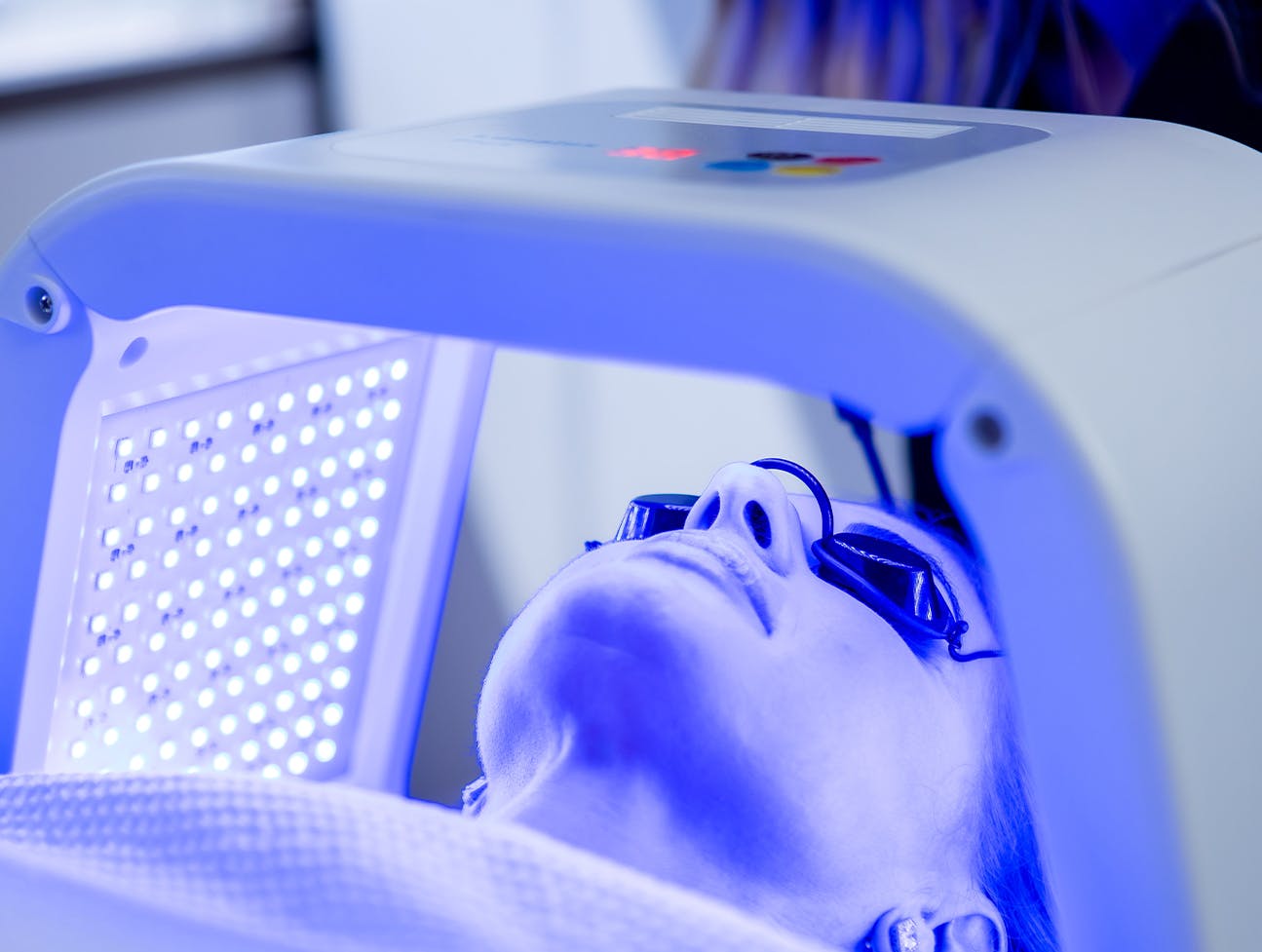 patient receiving led light therapy