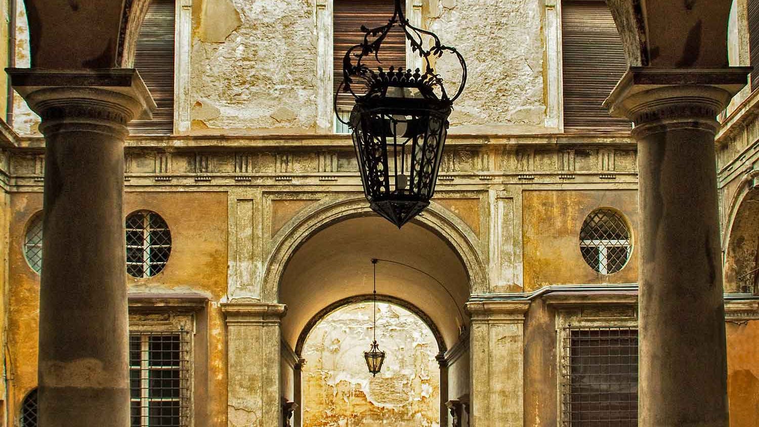 Cortile di palazzo storico