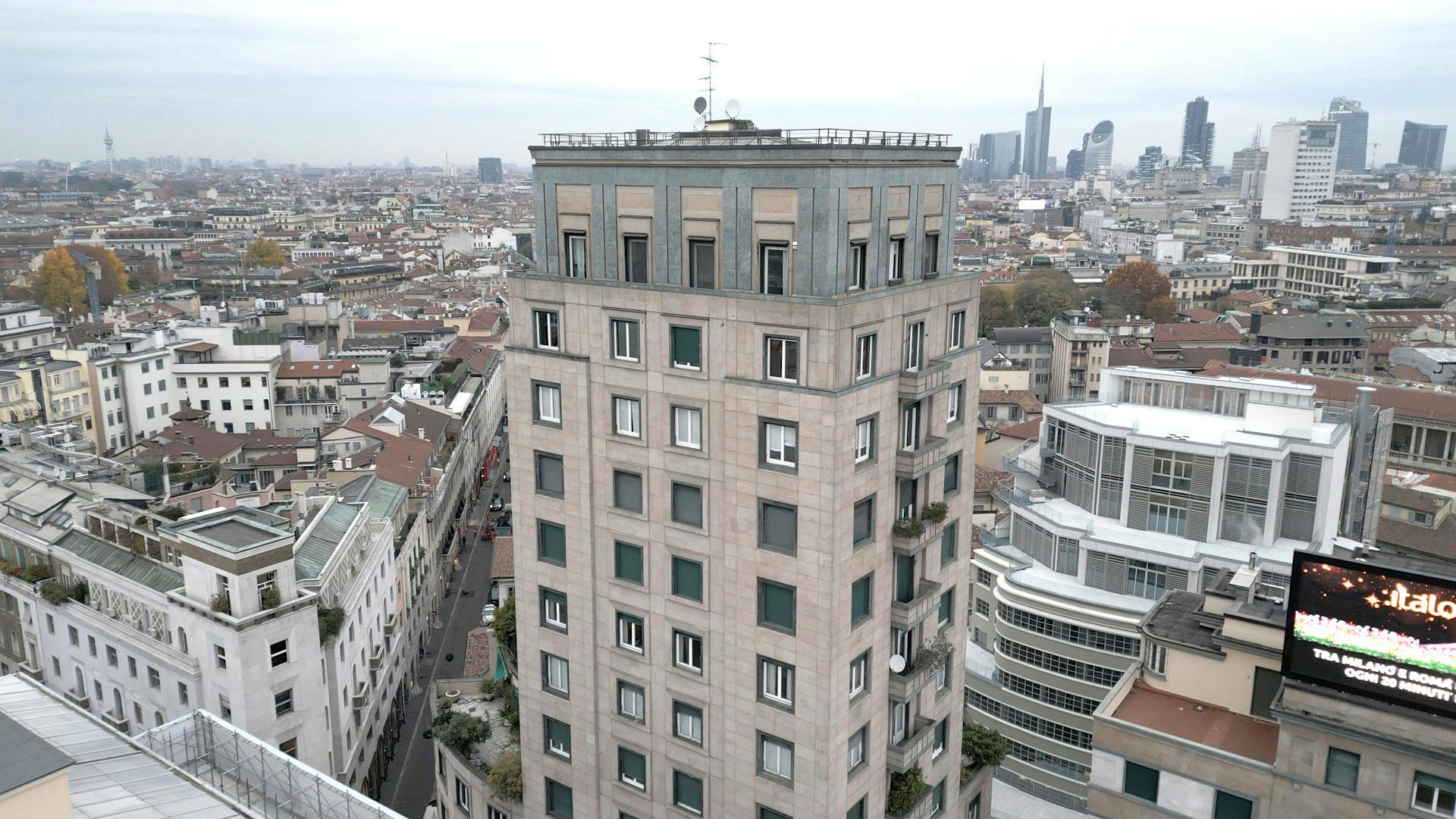 Torre San Babila a Milano