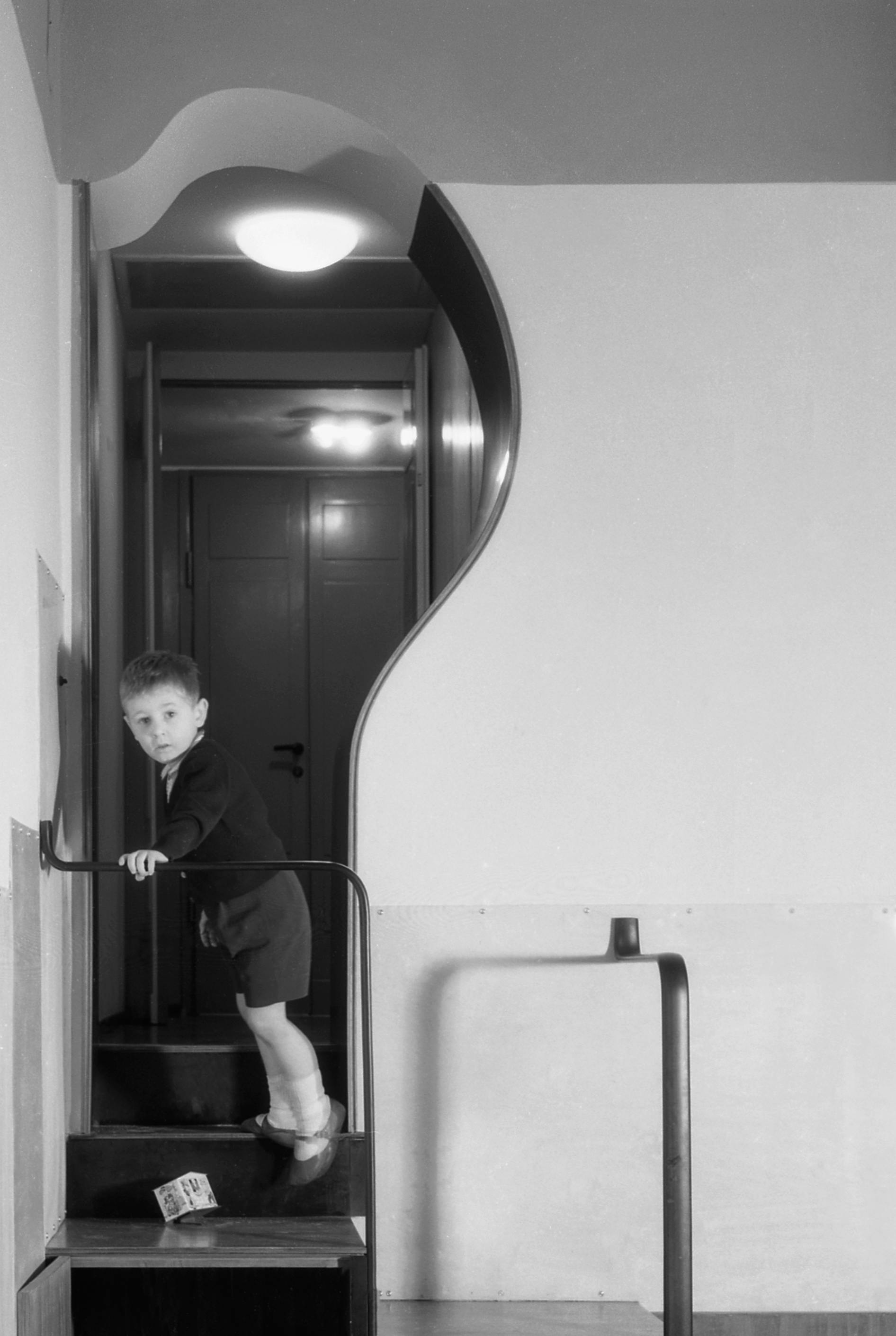 Bambino in casa