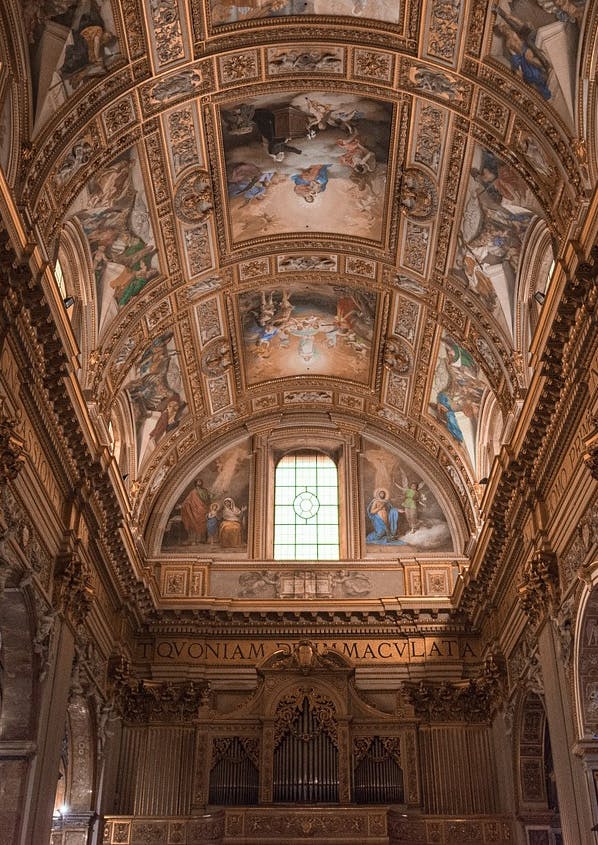 Volta decorata di una chiesa