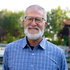 Portrait photo of Phil Bassett