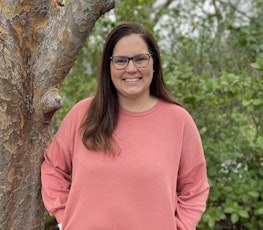 Portrait photo of Jennifer Bowden