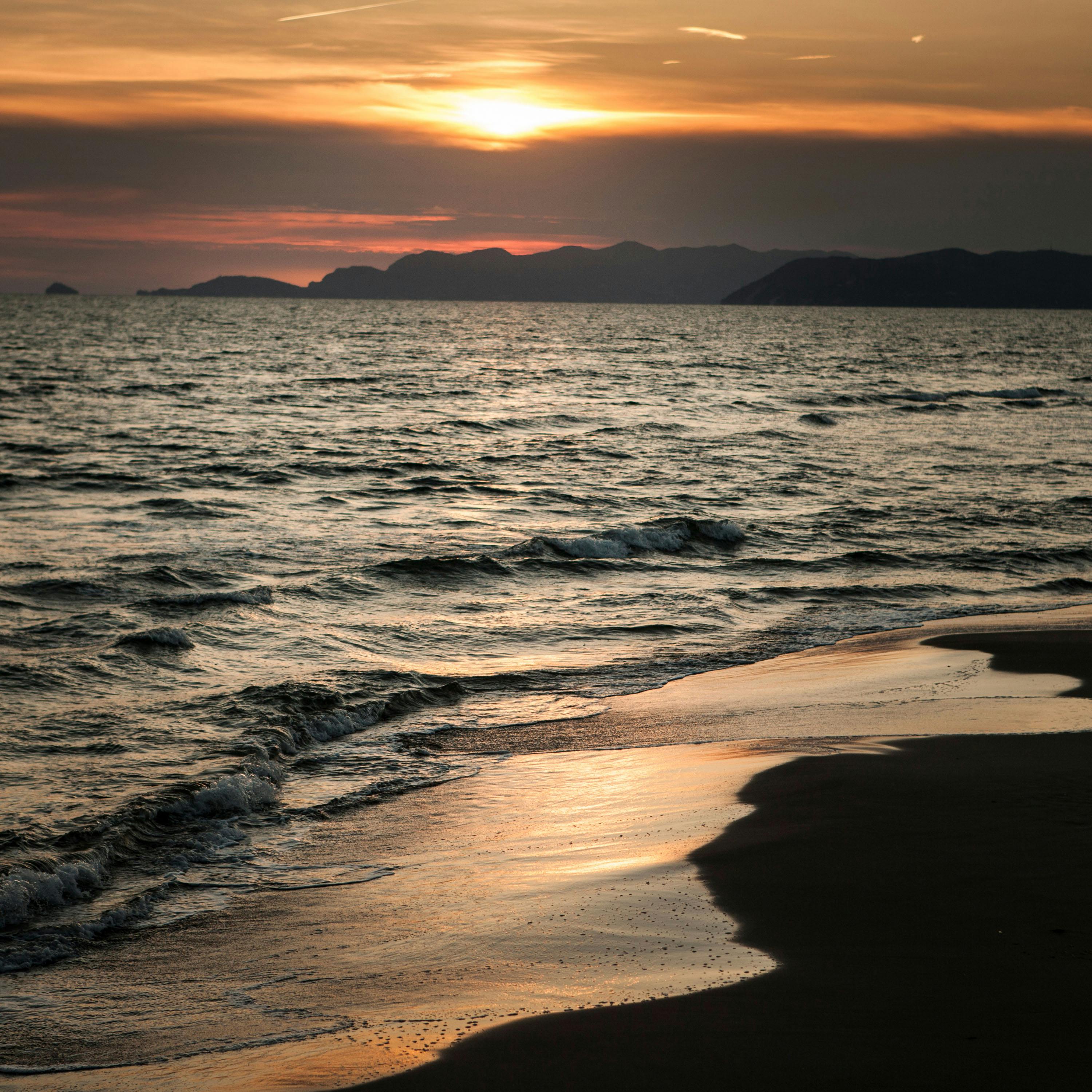 Tramonto sulla spiaggia di Forte dei Marmi