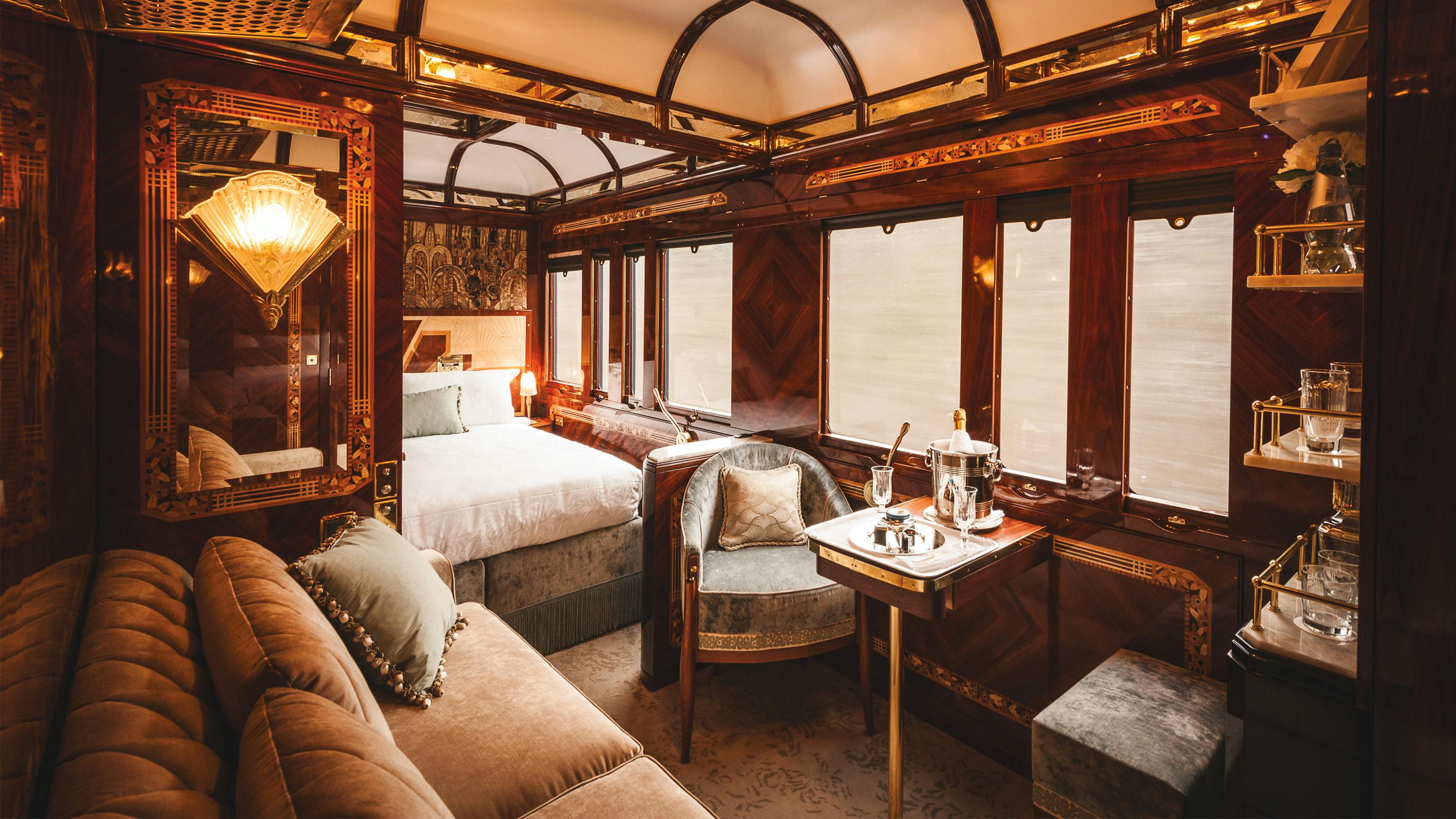 Una delle eleganti suite dell'Orient-Express