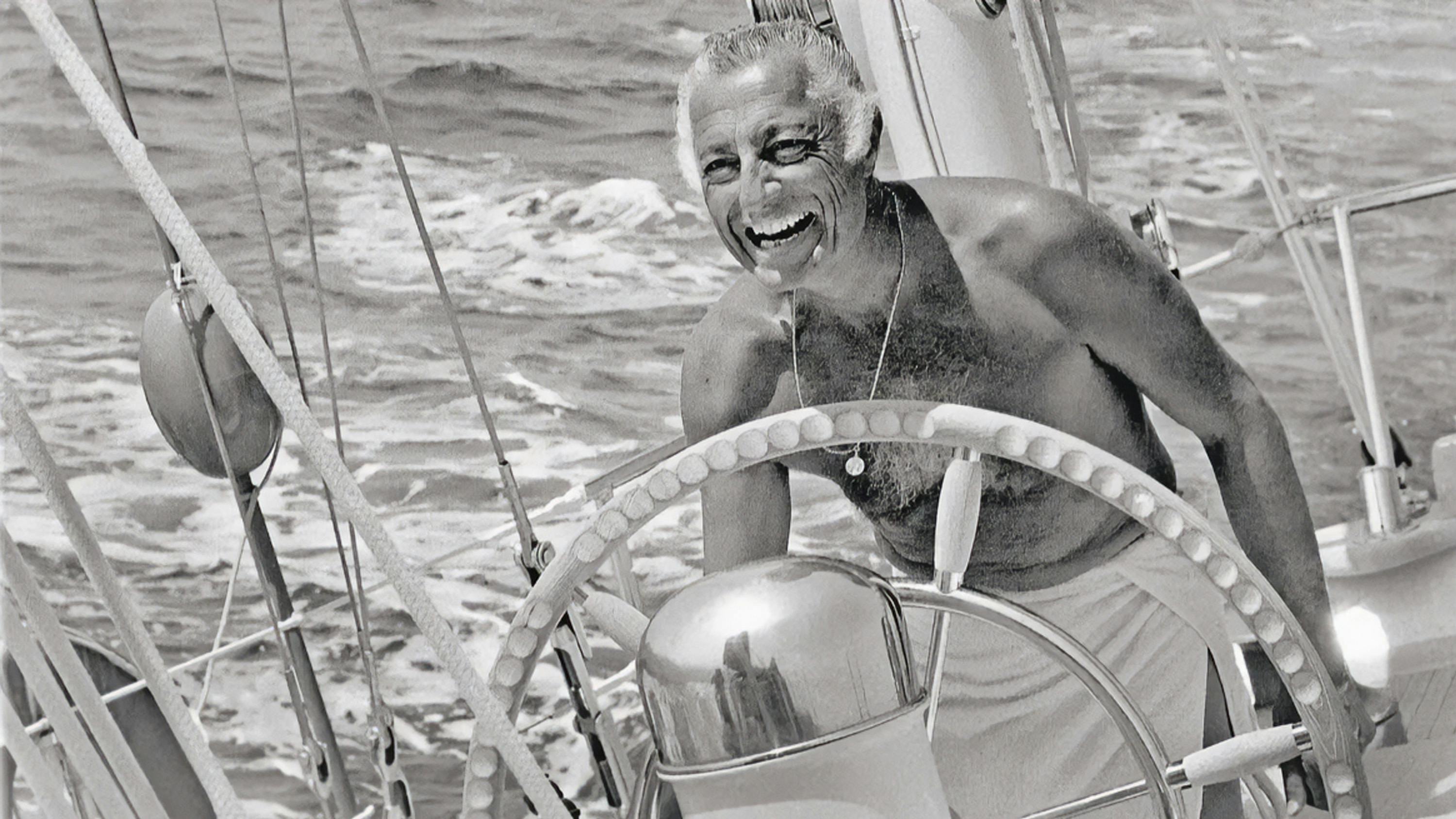 Gianni Agnelli al timone dello yacht Capricia