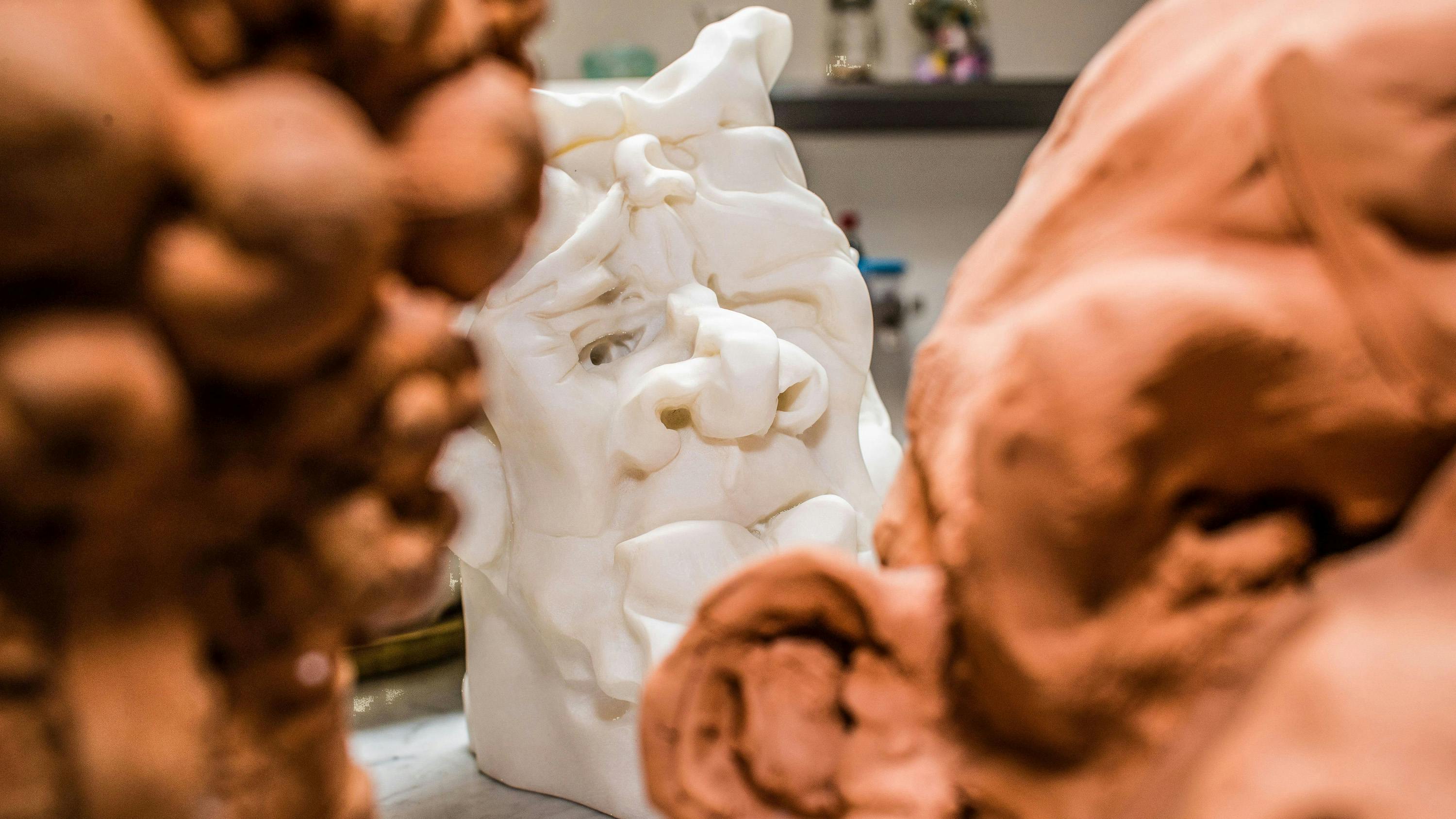 Henri Beaufour, Sculture in argilla e marmo. Teste, il Diavolo, 2022