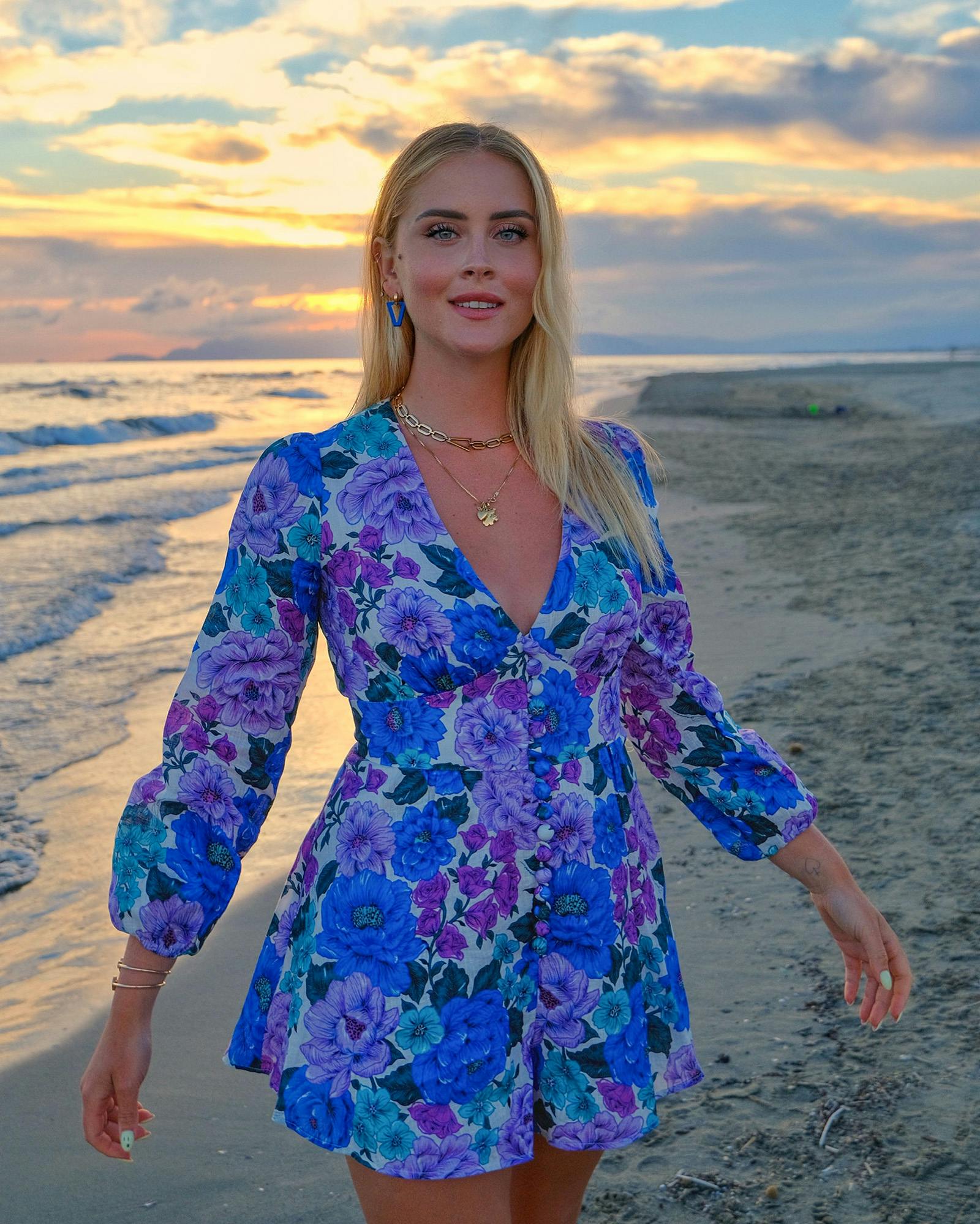 Valentina Ferragni sulla spiaggia del Forte