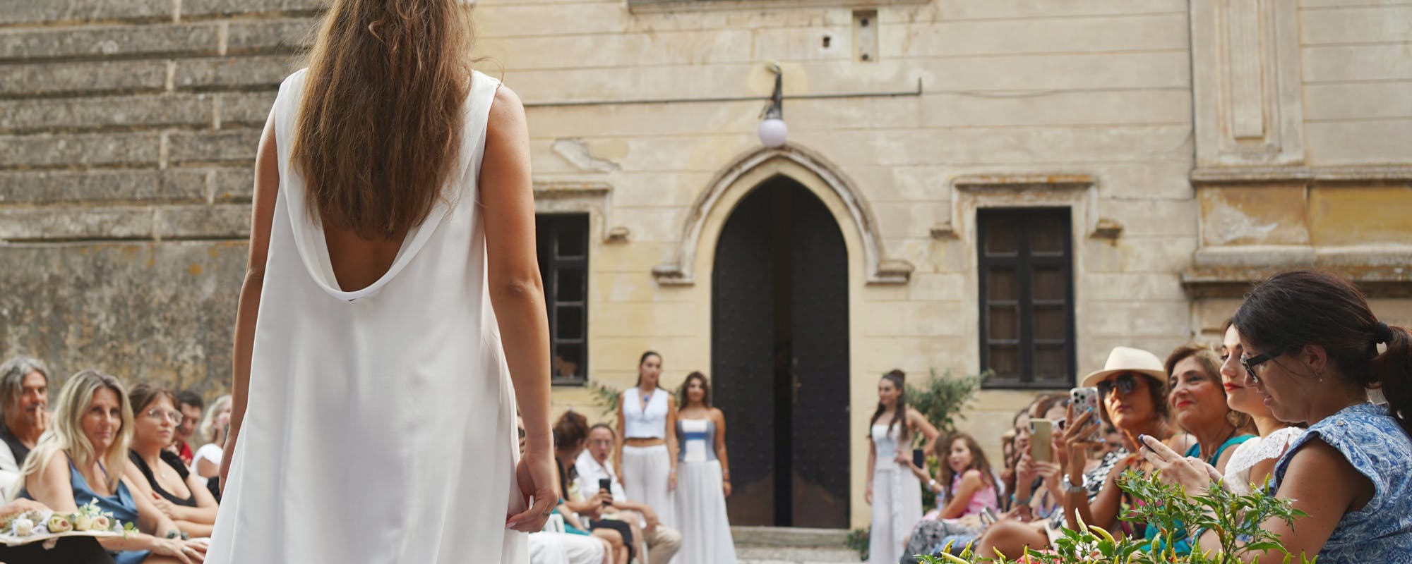 "Vestire l'estate" a Villa Orlando "Vestire l'estate" a Villa Orlando