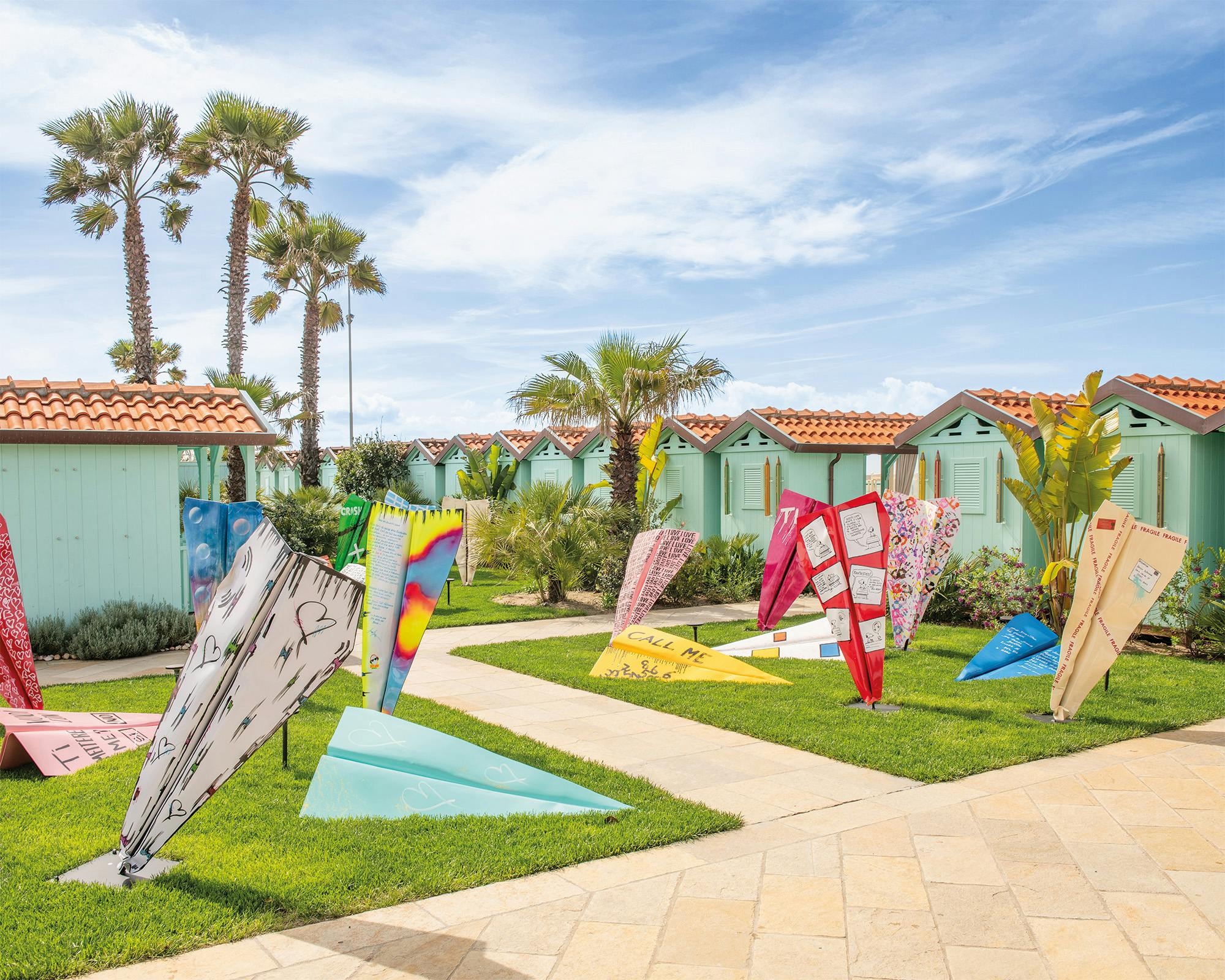 La mostra “It’s break time” di Jonathan Griffith e Valeria Vaccaro al bagno Alpemare