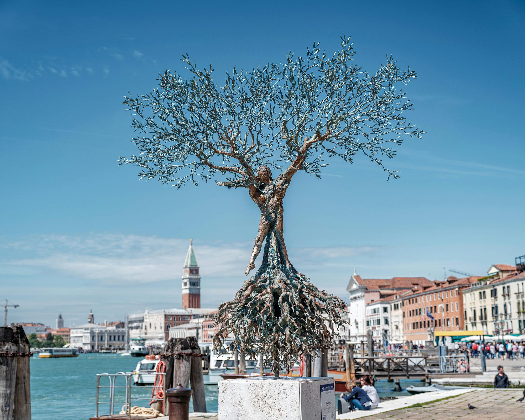 Un'opera di Andrea Roggi esposta a Venezia