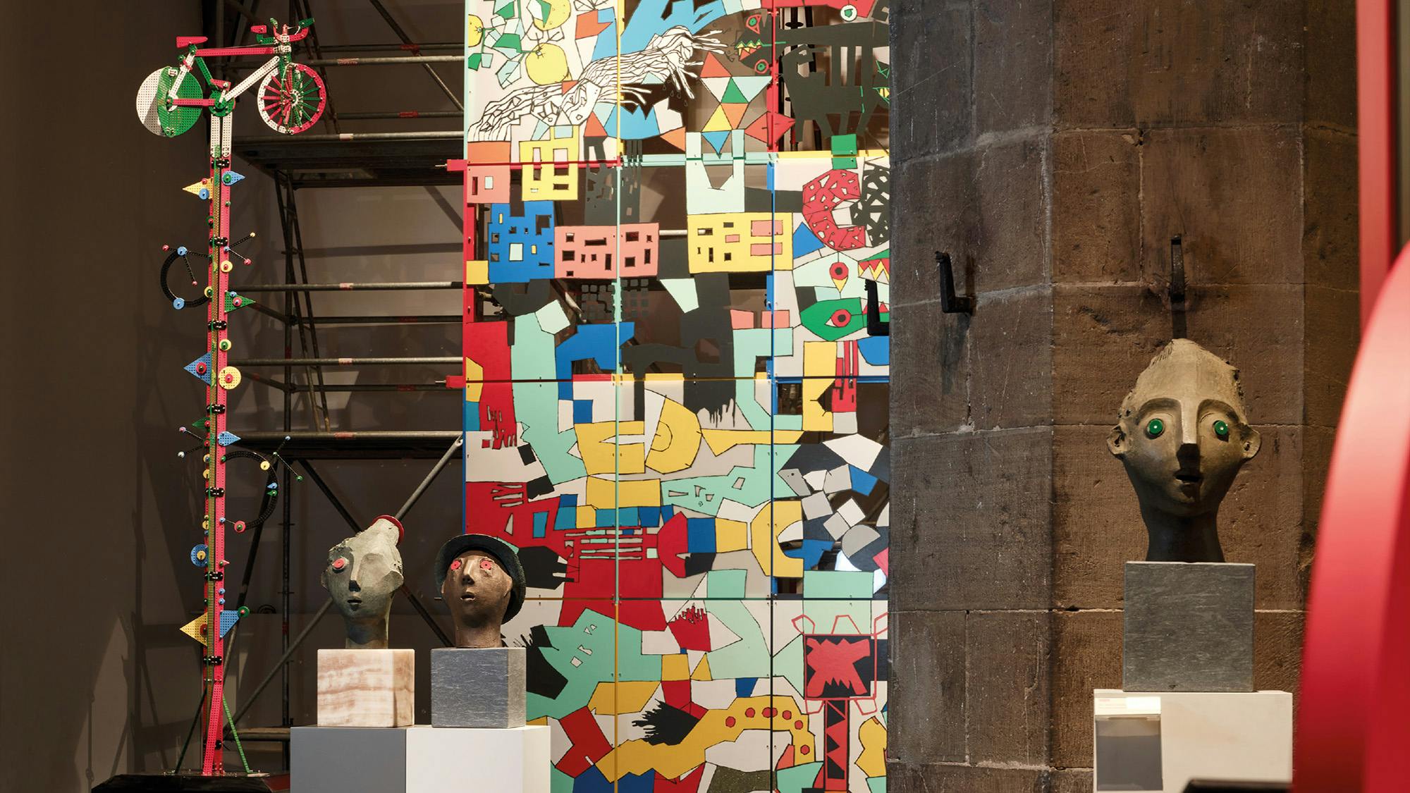 Un'esposizione di opere di Tano Pisano