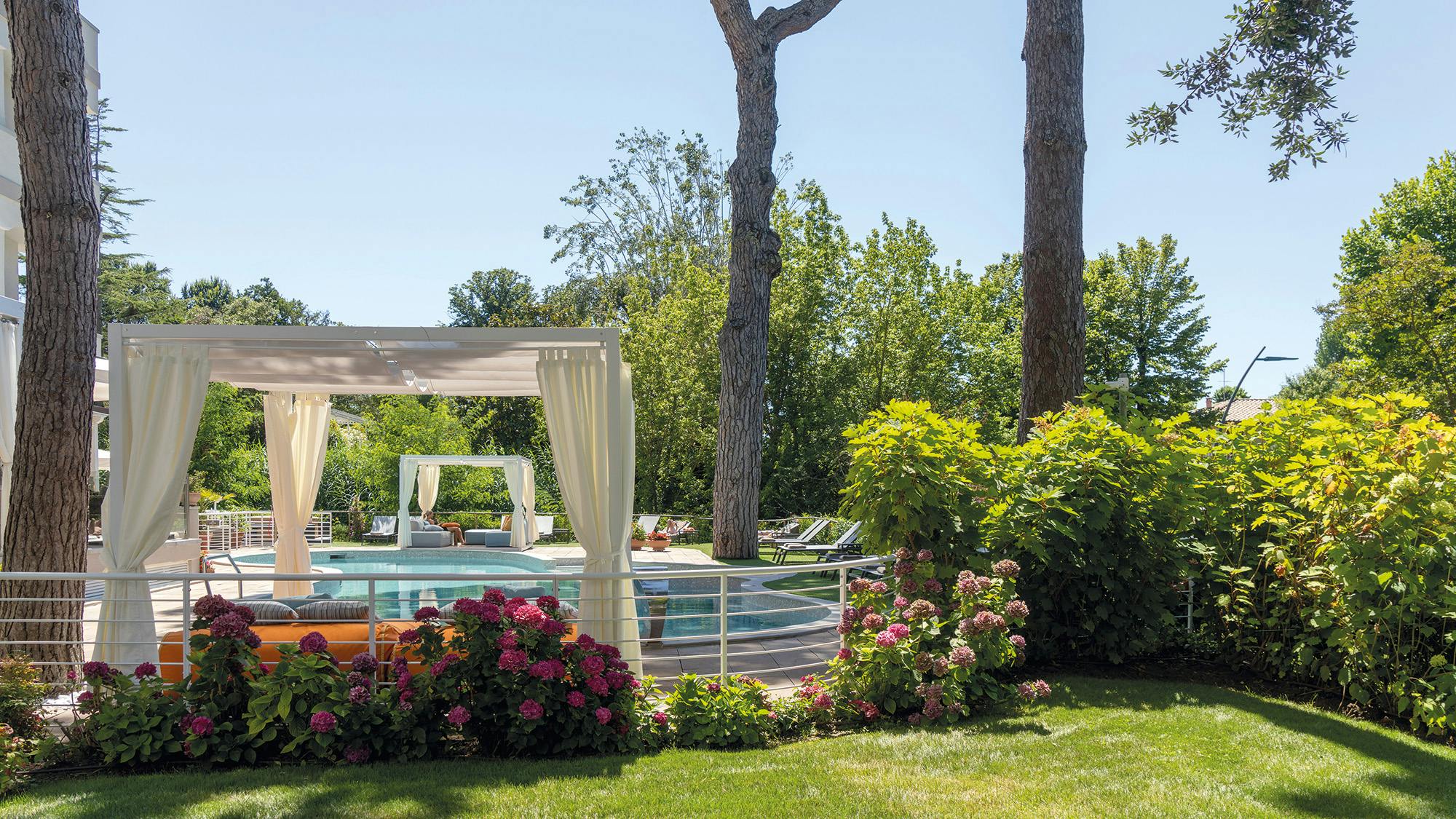 Uno scorcio del giardino dell'hotel St. Mauritiusv