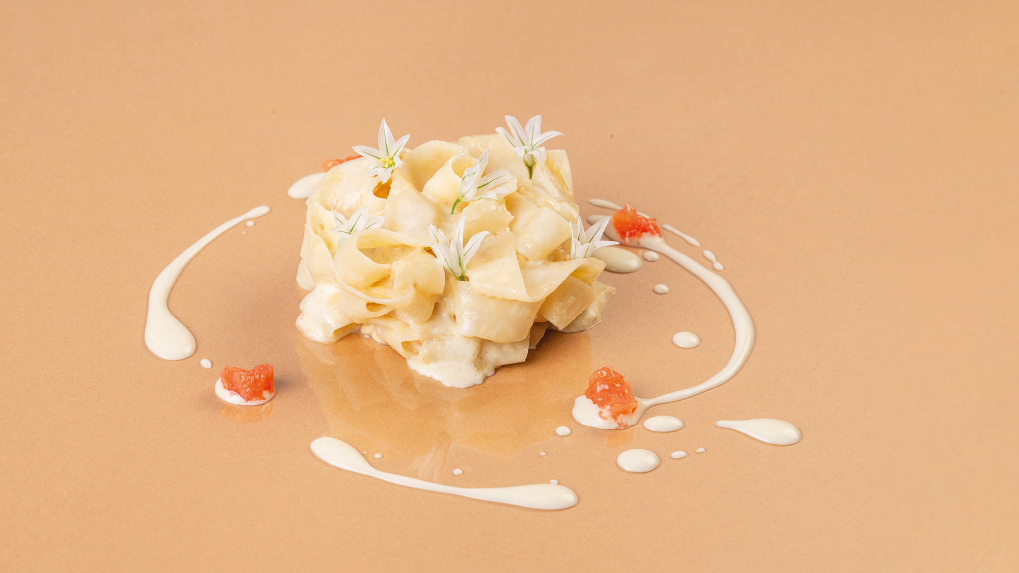 Tagliatelle di sedano rapa, pompelmo rosa e bagna càuda