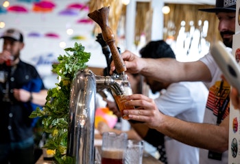 Beer pouring - Beervana 2021