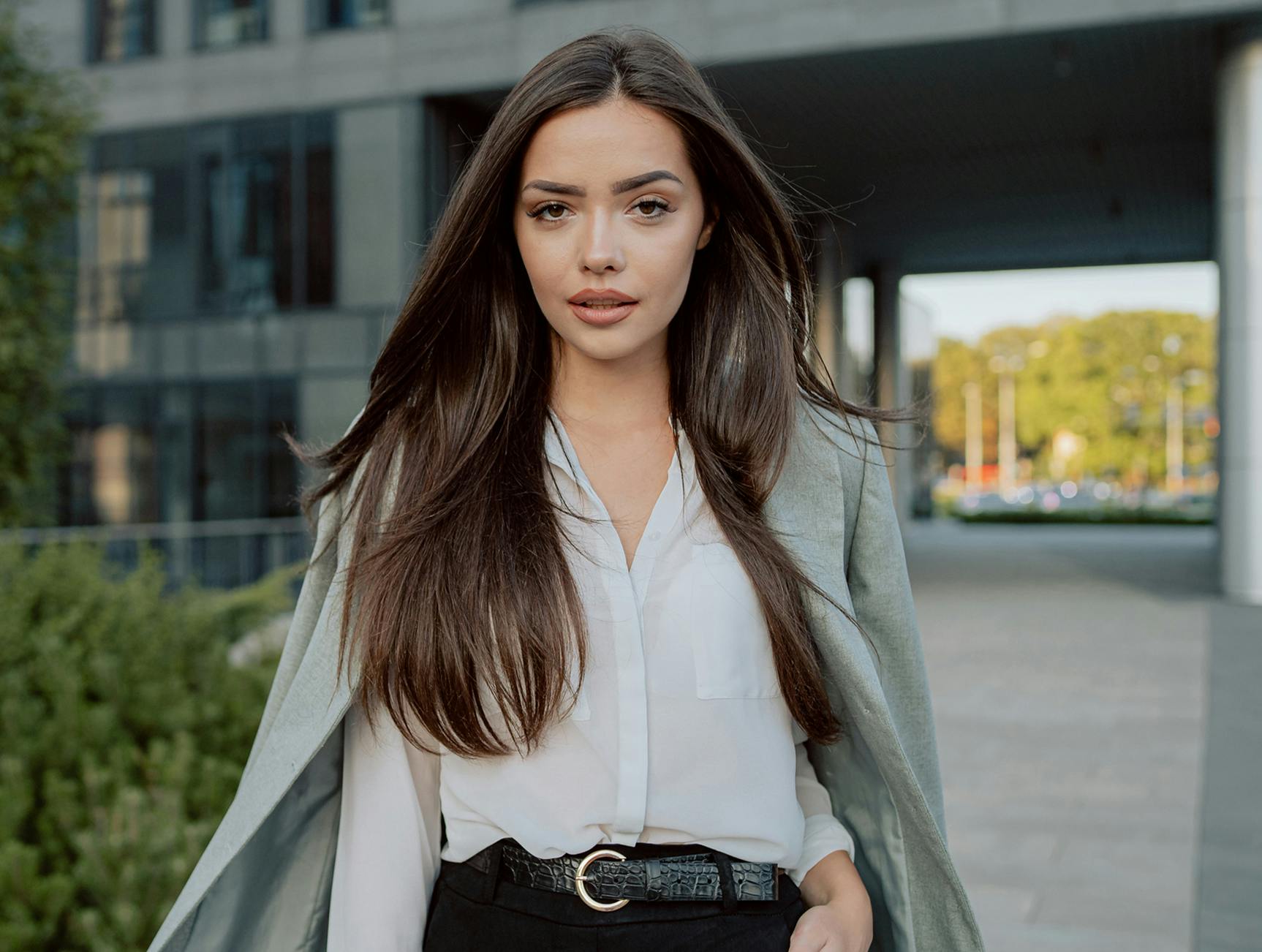 woman with long brunette hair