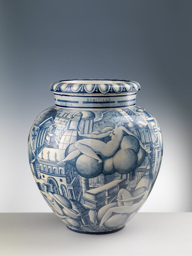 Vaso bianco con decori blu