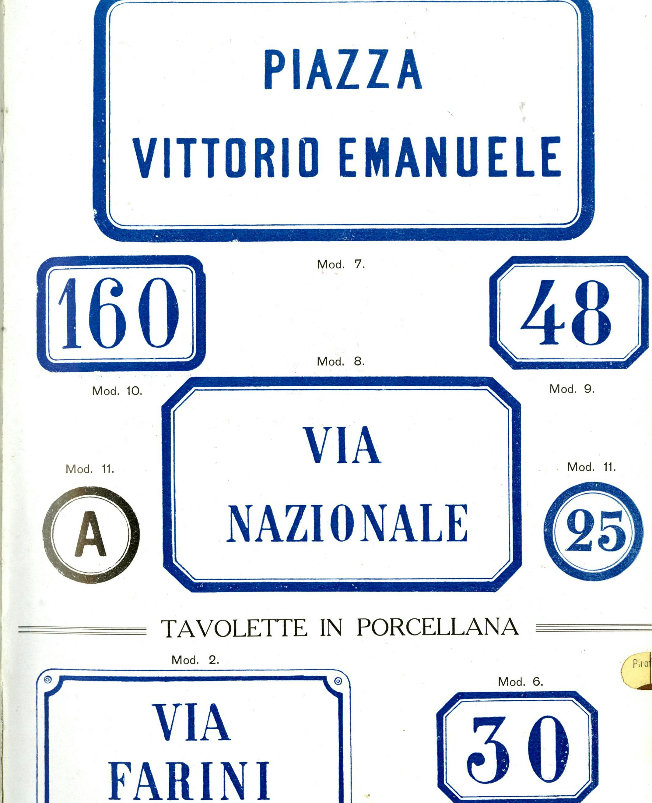 La tavola illustra cartelli in porcellana e maiolica bianca e blu con nomi di strade e numeri civici