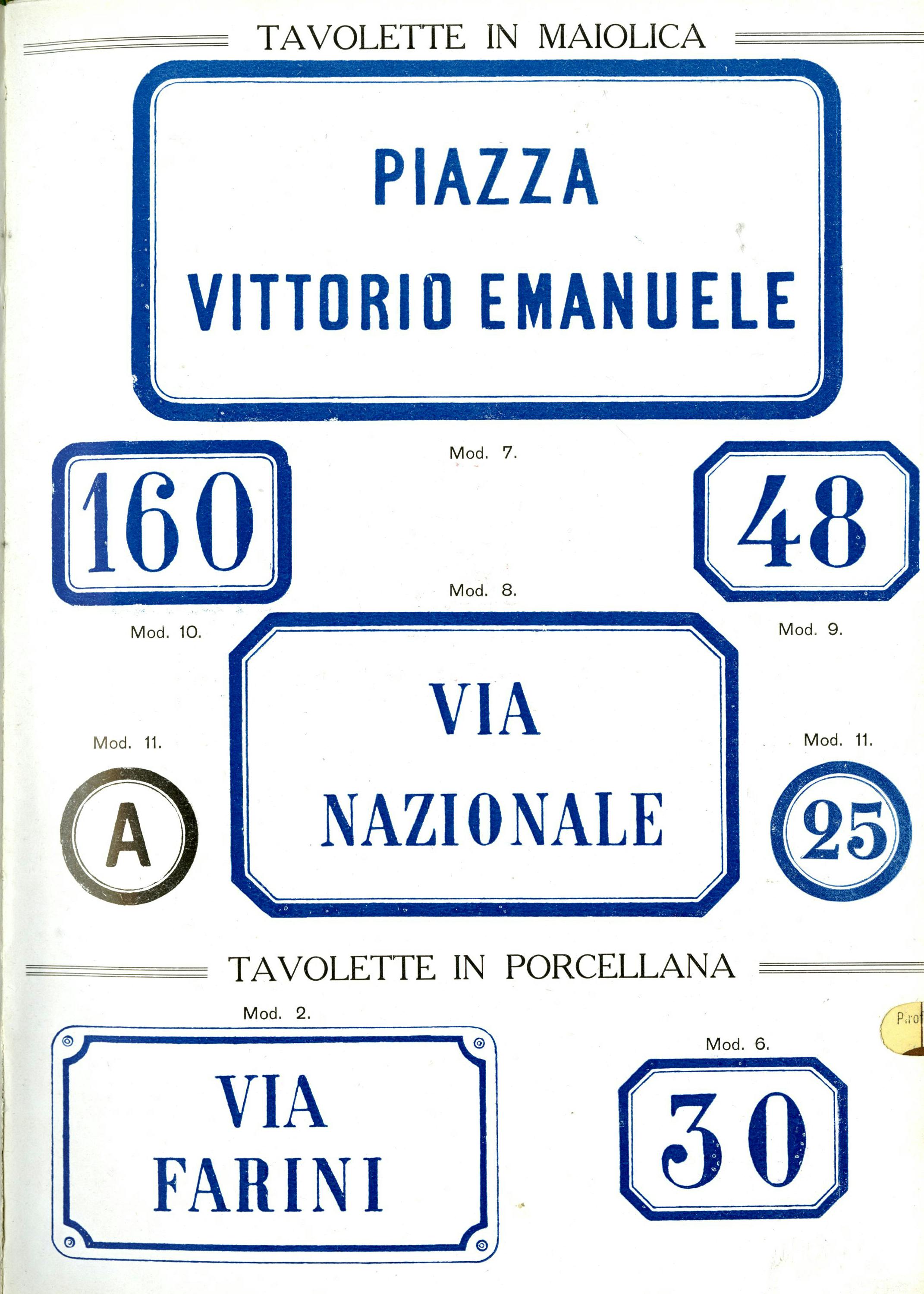 La tavola illustra cartelli in porcellana e maiolica bianca e blu con nomi di strade e numeri civici