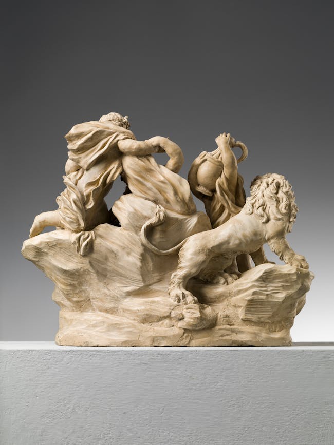 Vista posteriore del gruppo scultoreo, con leone in primo piano