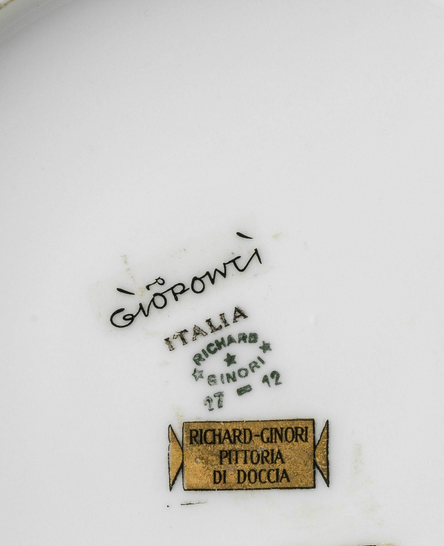 scritta Gio Ponti in nero, timbro Richard Ginori in verde, cartella dorata
