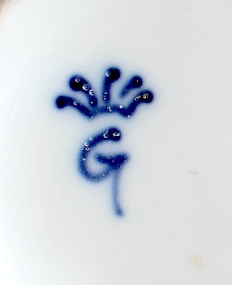 G maiusola dipinta a mano in blu
