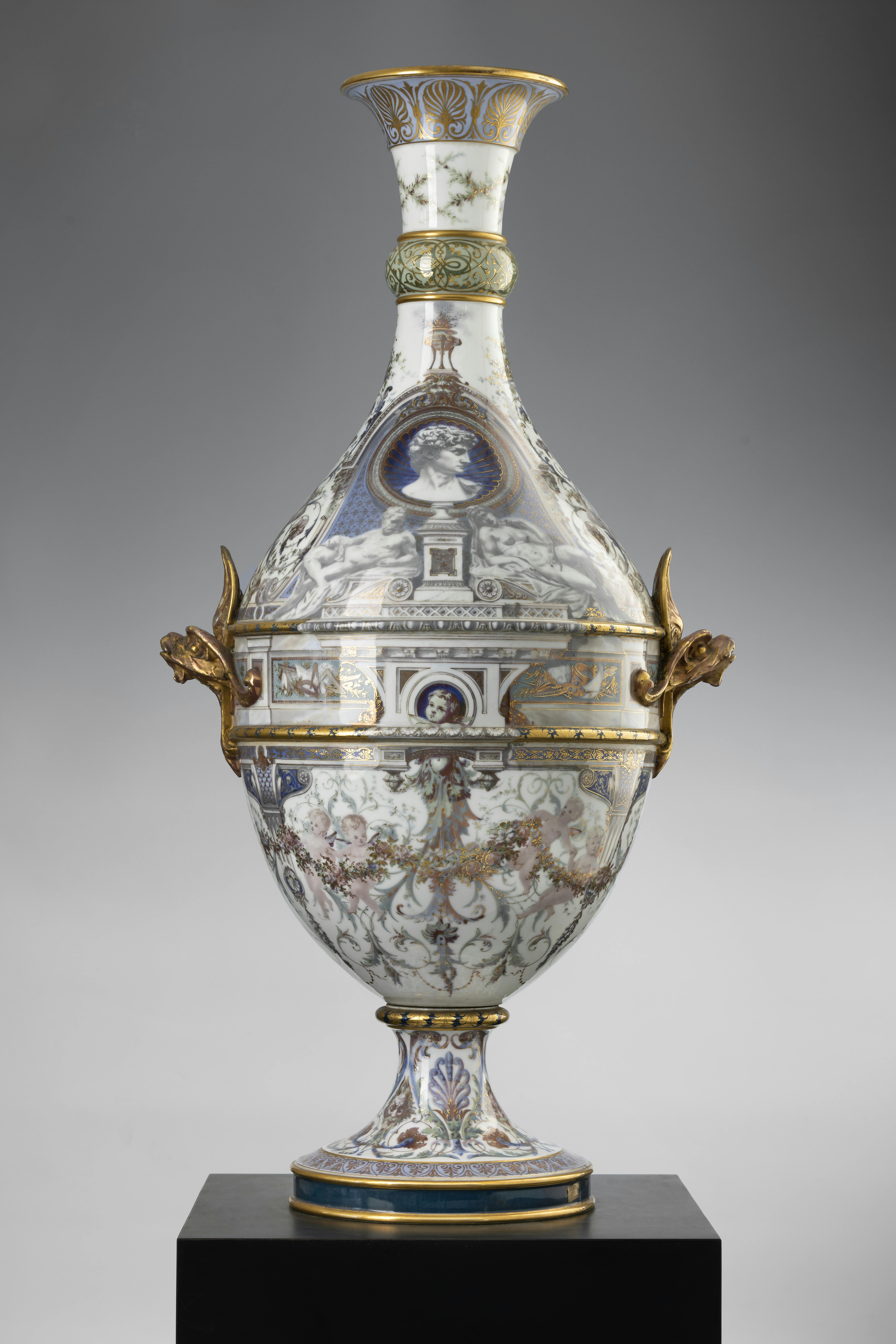 Grande vaso in porcellana decorato in blu e oro