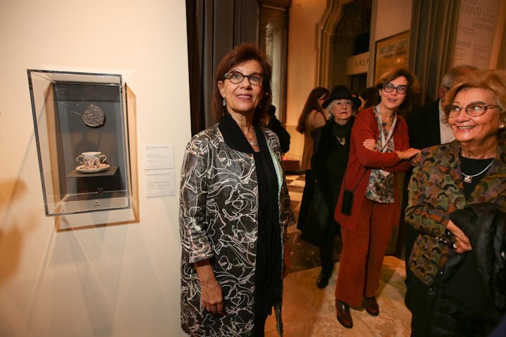 Ritratto di Federica Manoli con alcune ospiti della mostra