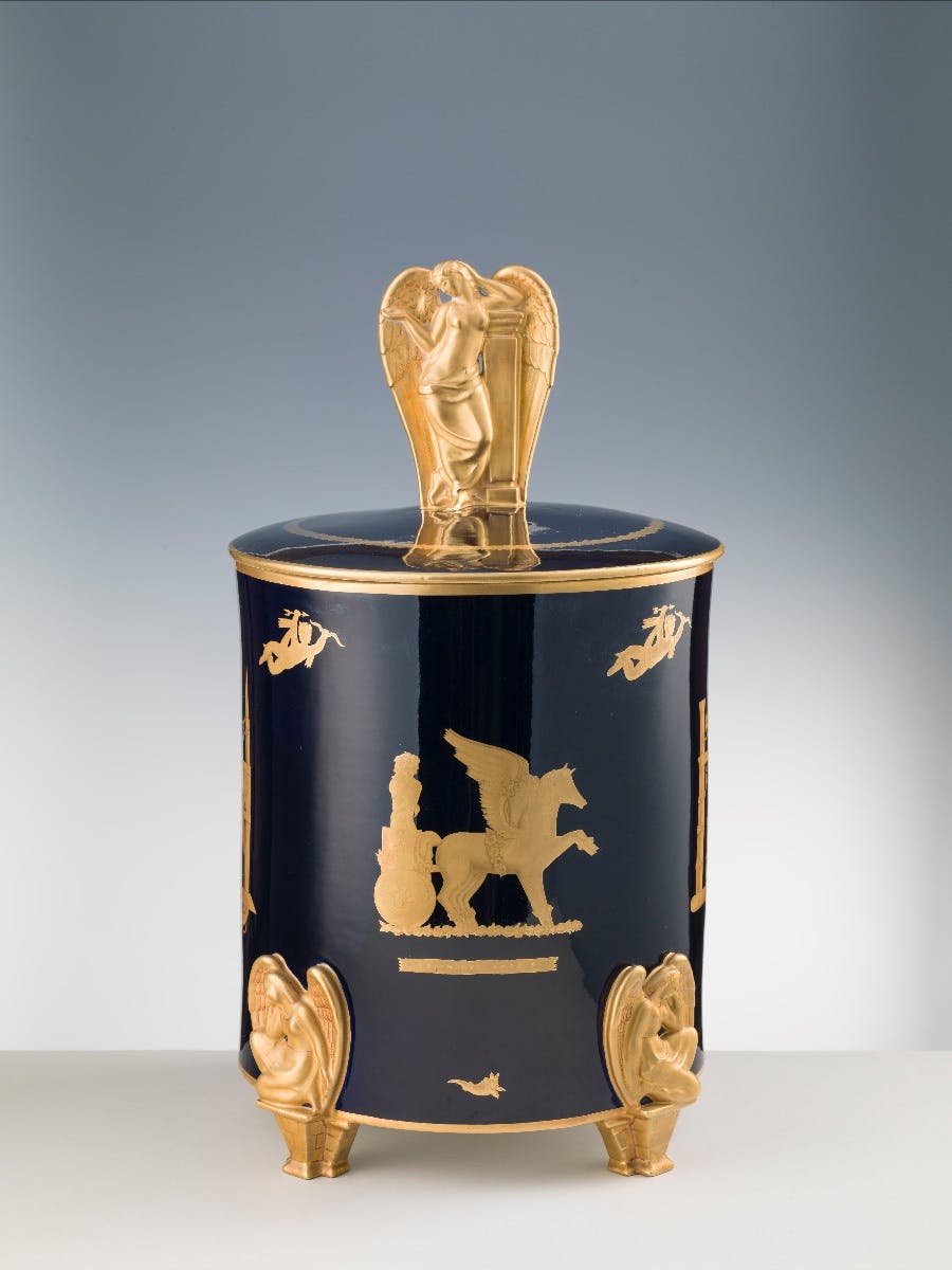 Grande recipiente blu con coperchio e decorazioni dorate