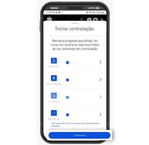 Tela de celular com ícones azuis identificando que os formulários de contratação foram preenchidos corretamente.