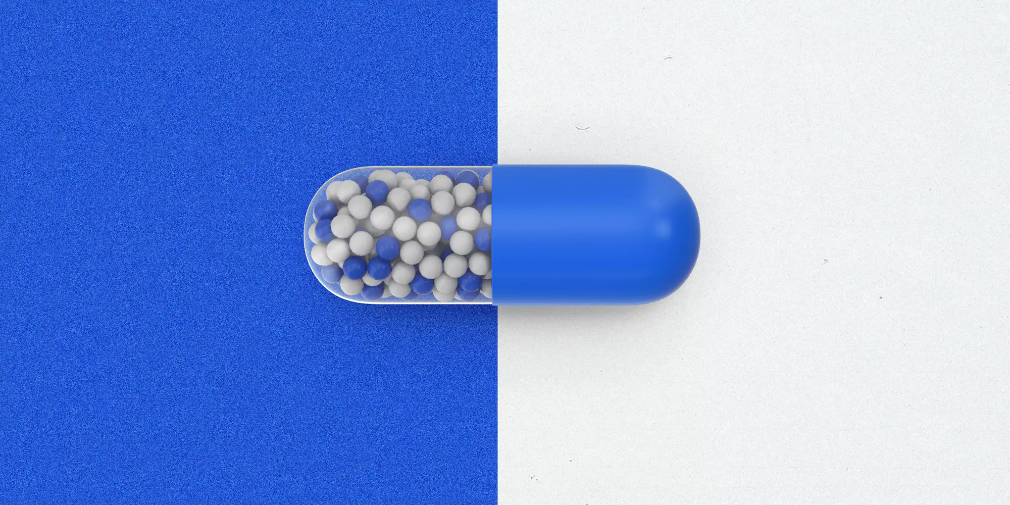 Pílula metade azul e metade colorida com fundo metade azul e metade branco representando os descontos exclusivos em farmácias do Cartão Benefício INSS